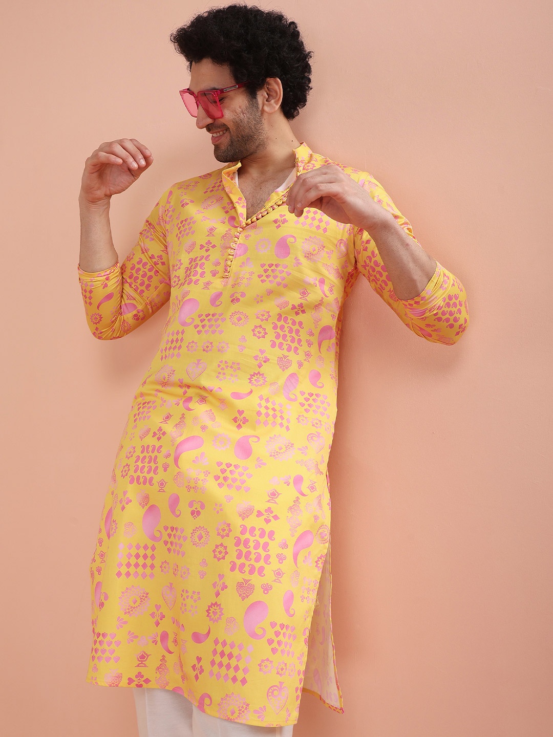 

KISAH Men Abstract Printed Regular Fit Kurta, Yellow
