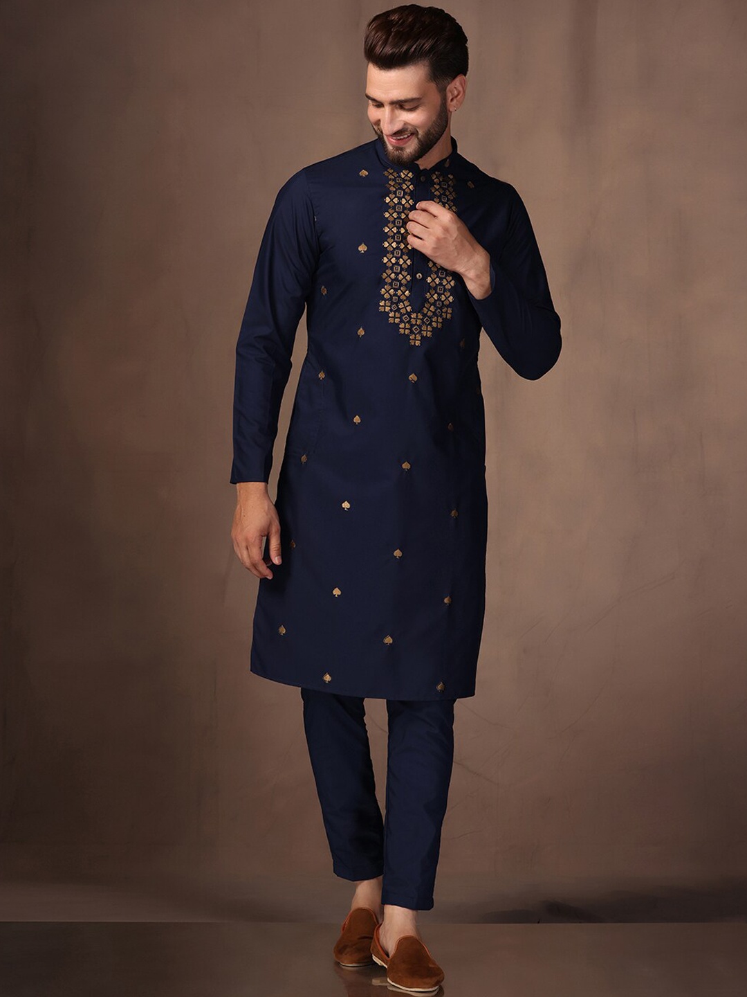 

KISAH Men Embroidered Regular Fit Abstract Print Kurta, Navy blue
