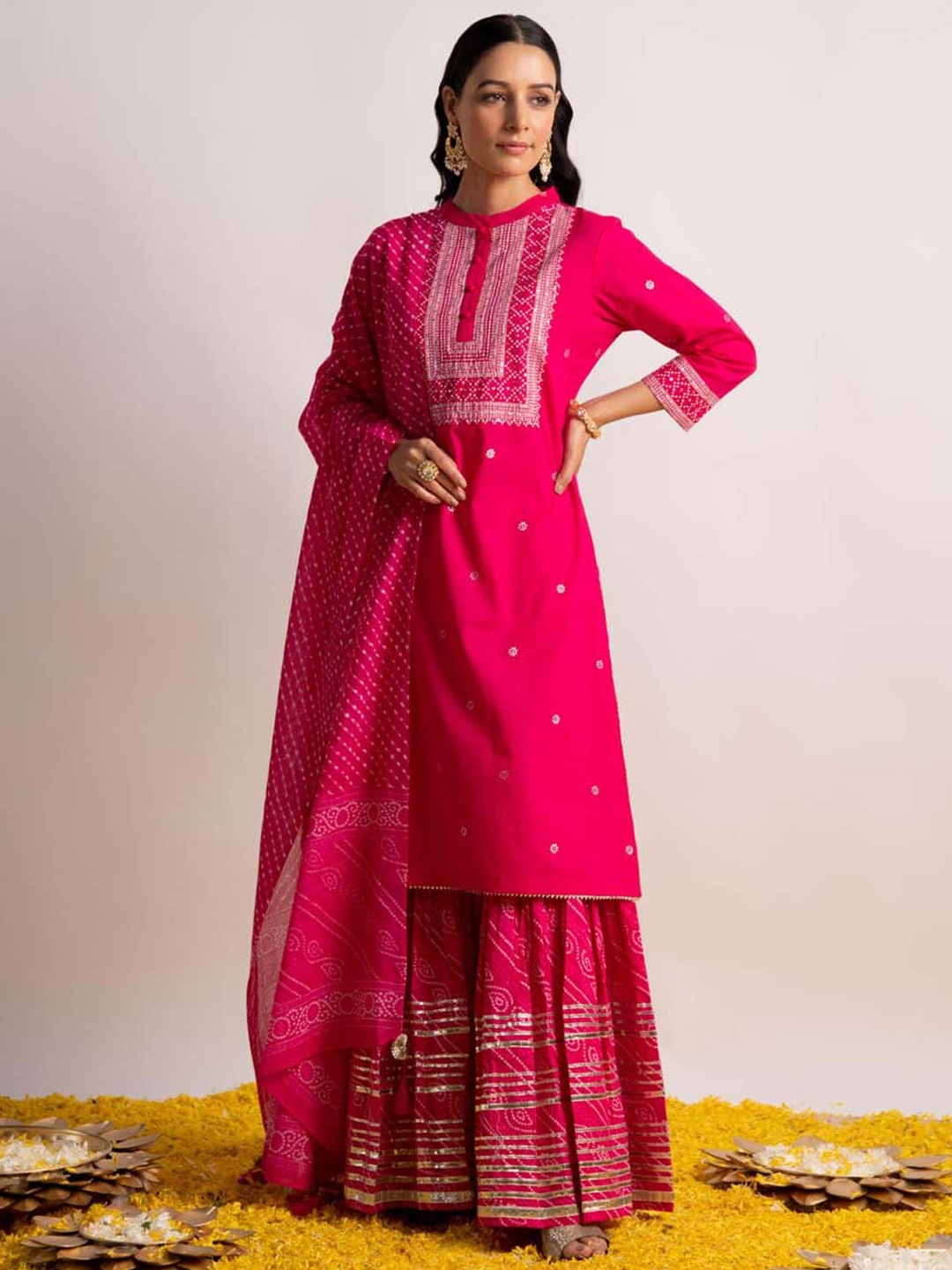 

Meena Bazaar Floral Printed Regular Kurta With Sharara & Dupatta, Pink