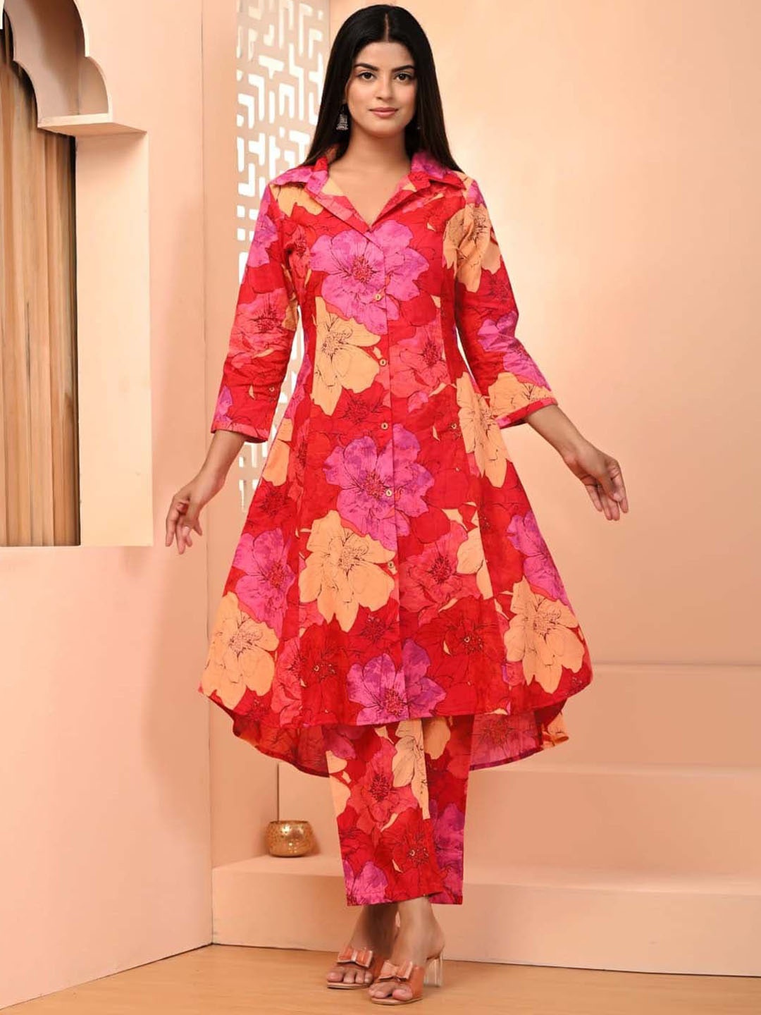 

Meena Bazaar Floral Printed Regular Kurta With Trousers, Red