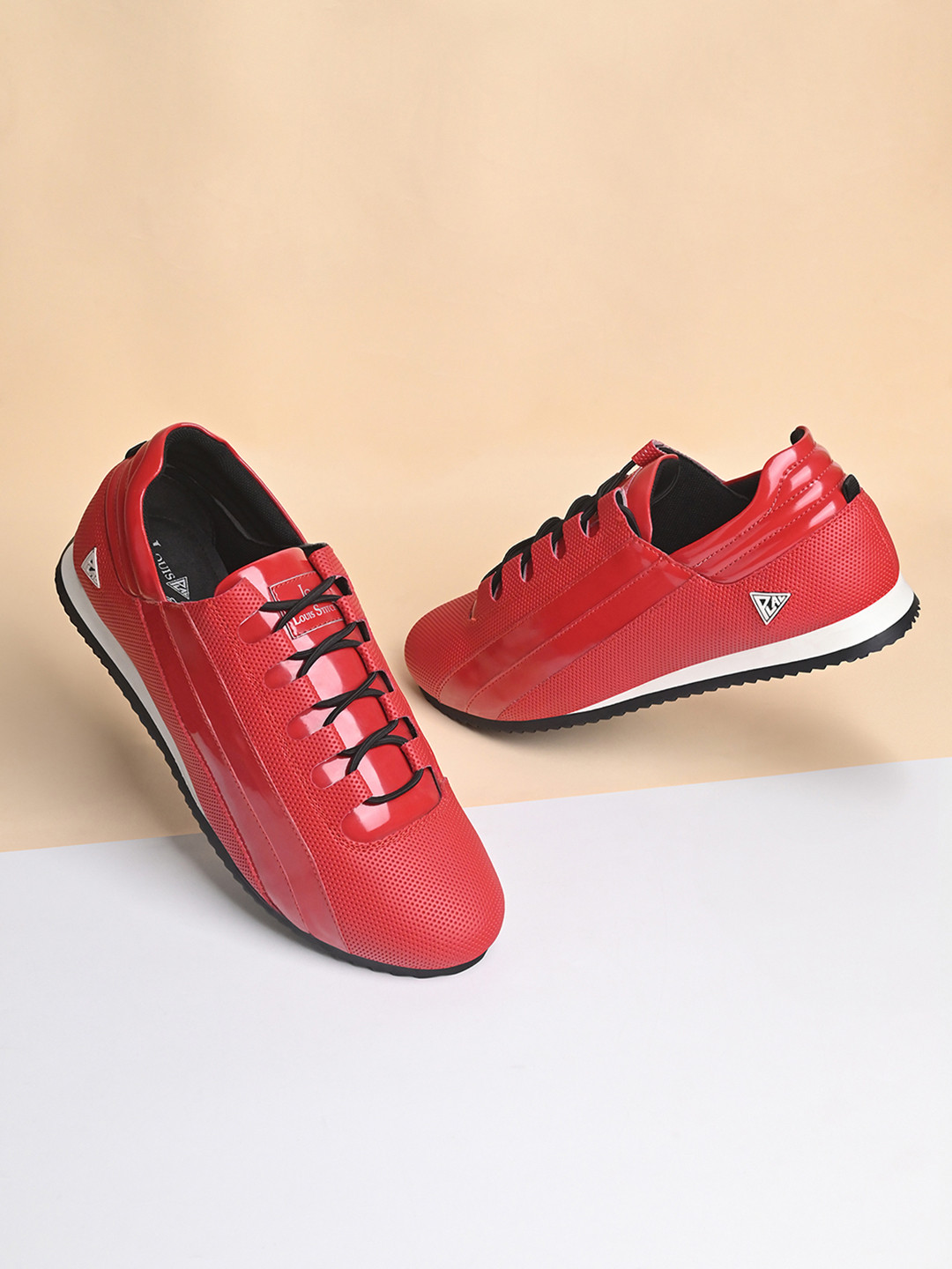 

LOUIS STITCH Men Red Shiny Strap Casual Sneakers