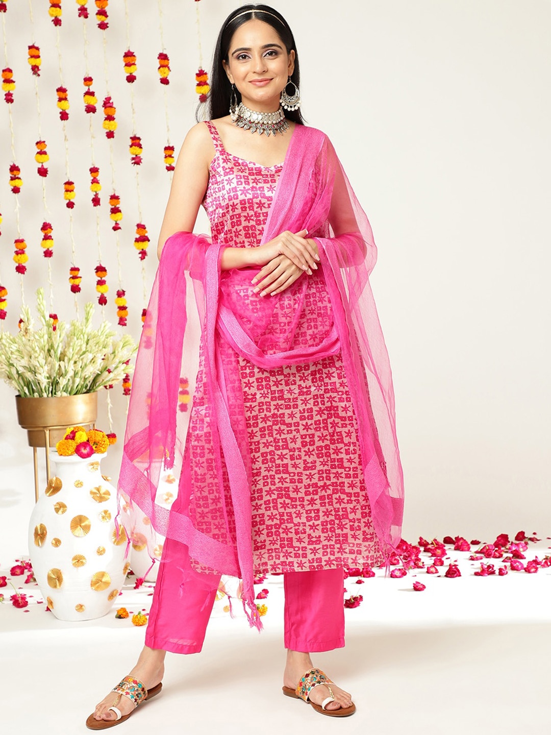 

Varanga Women Batik Abstract Print Shoulder Straps Straight Kurta With Trousers & Dupatta, Pink