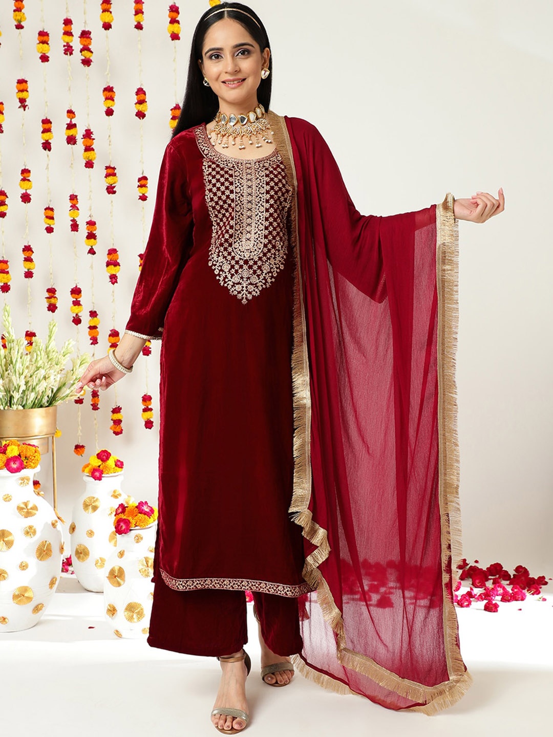 

Varanga Ethnic Yoke Embroidered Winter Velvet Straight Kurta & Palazzos With Dupatta, Maroon