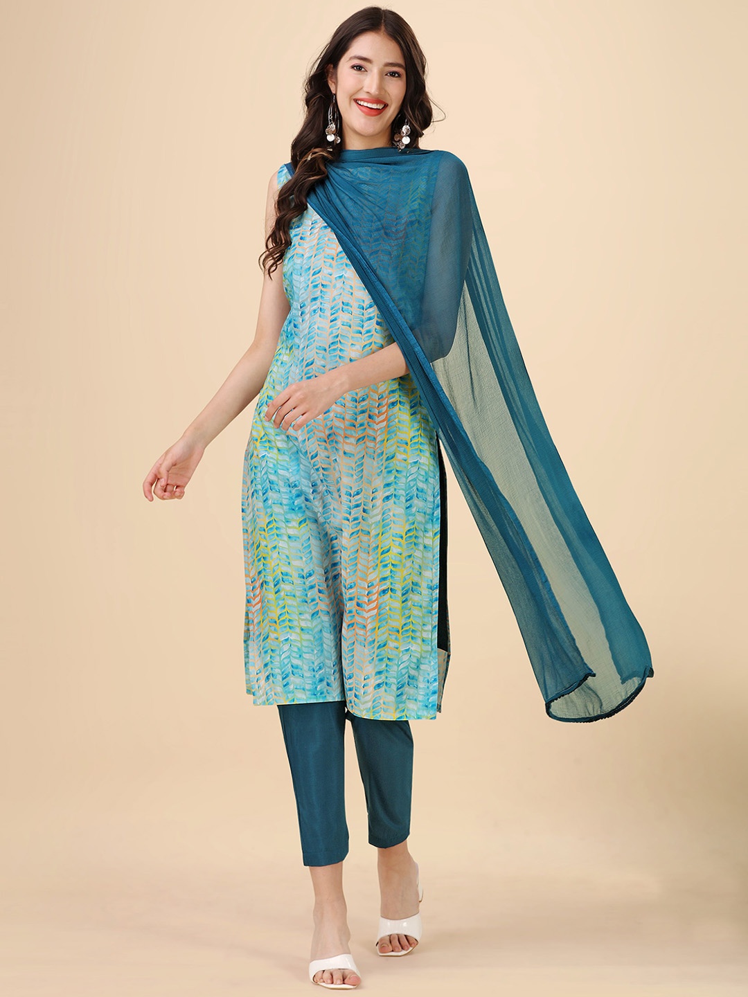 

Hinayat Fashion Floral Printed Regular Kurta With Trousers & Dupatta, Green