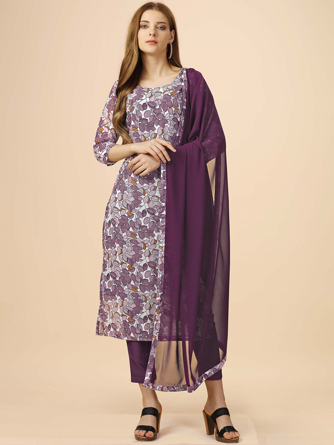 

Hinayat Fashion Floral Printed Regular Kurta With Trousers & Dupatta, Burgundy