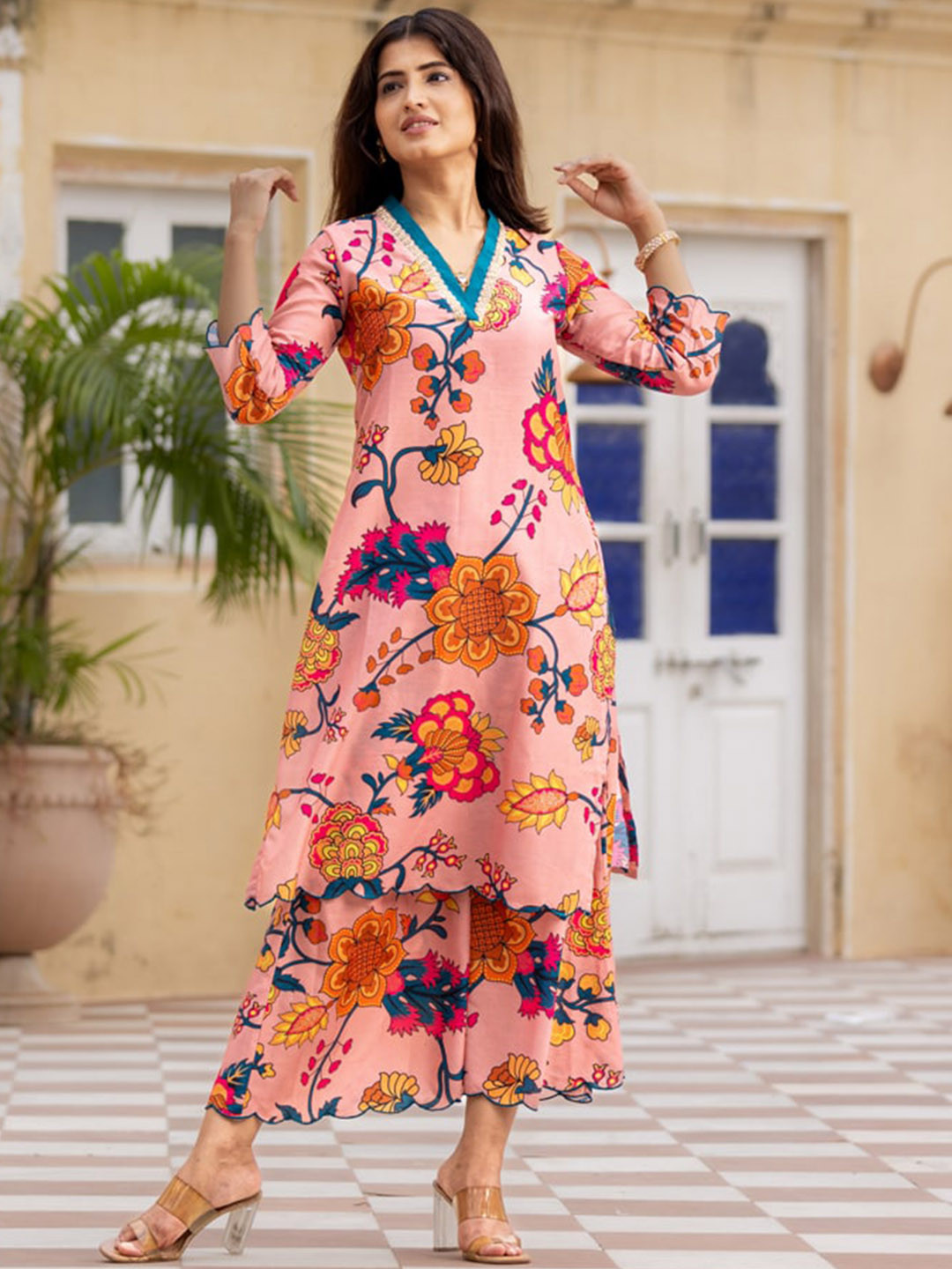 

Ambraee Floral Printed Regular Kurta with Palazzos, Pink