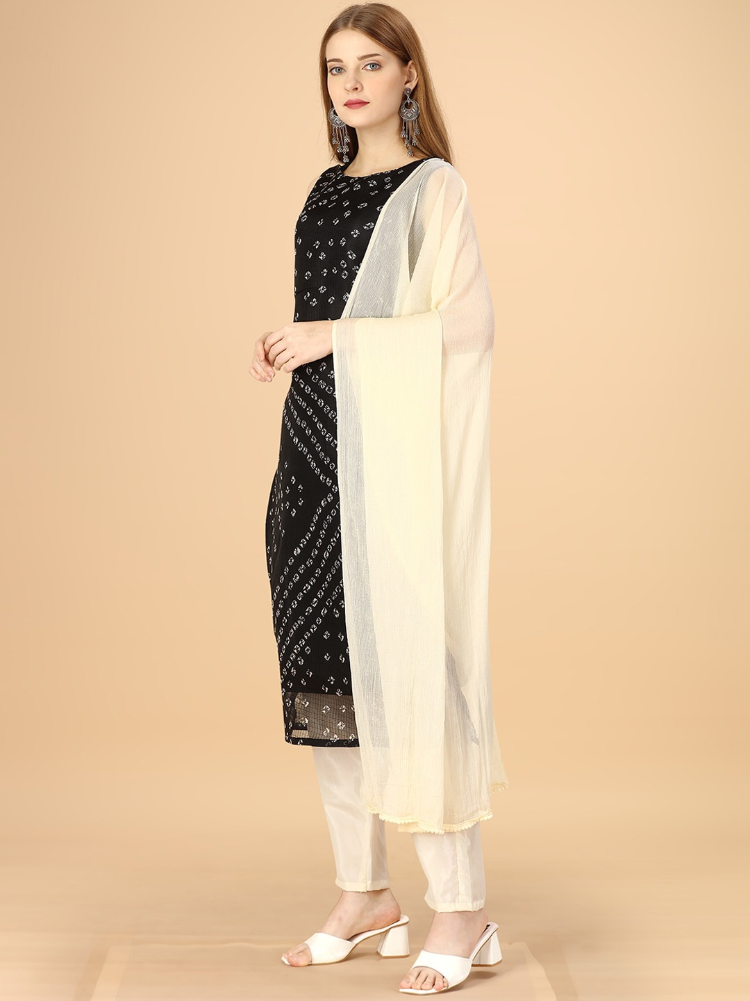

Hinayat Fashion Bandhani Printed Kurta with Trousers & Dupatta, Black