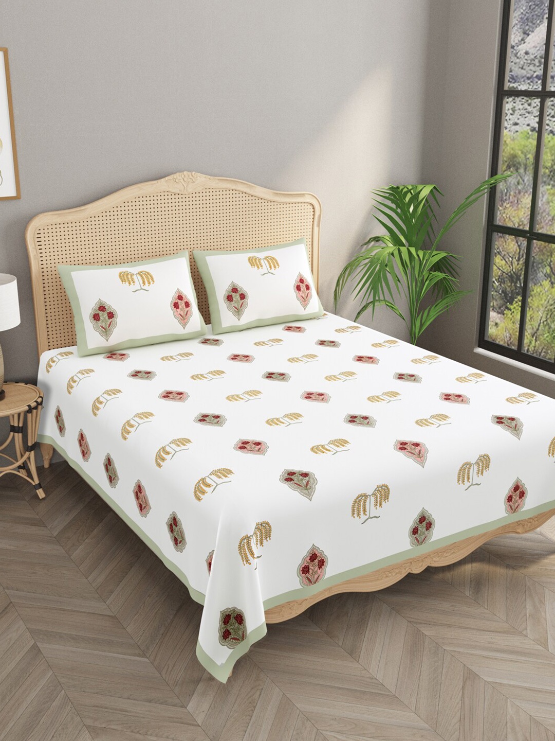 

Gulaab Jaipur White Printed Egyptian Cotton 1000 TC King Bedsheet with 2 Pillow Covers, Red