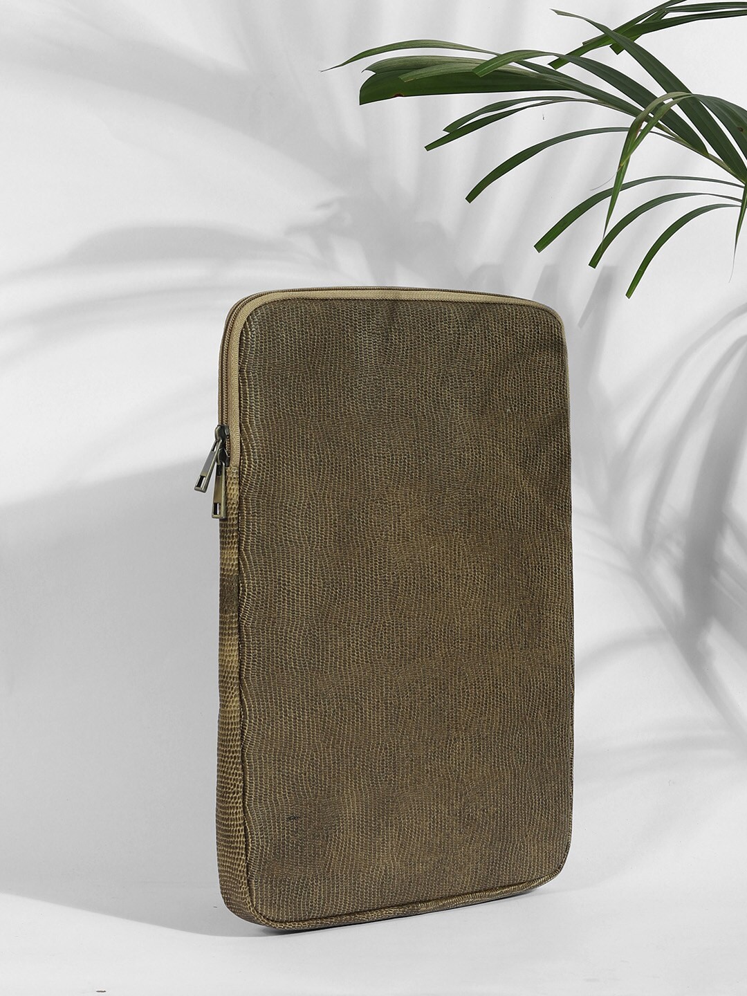 

Bagsy Malone Unisex Textured Leather Laptop Sleeve- Up to 15 inch, Brown