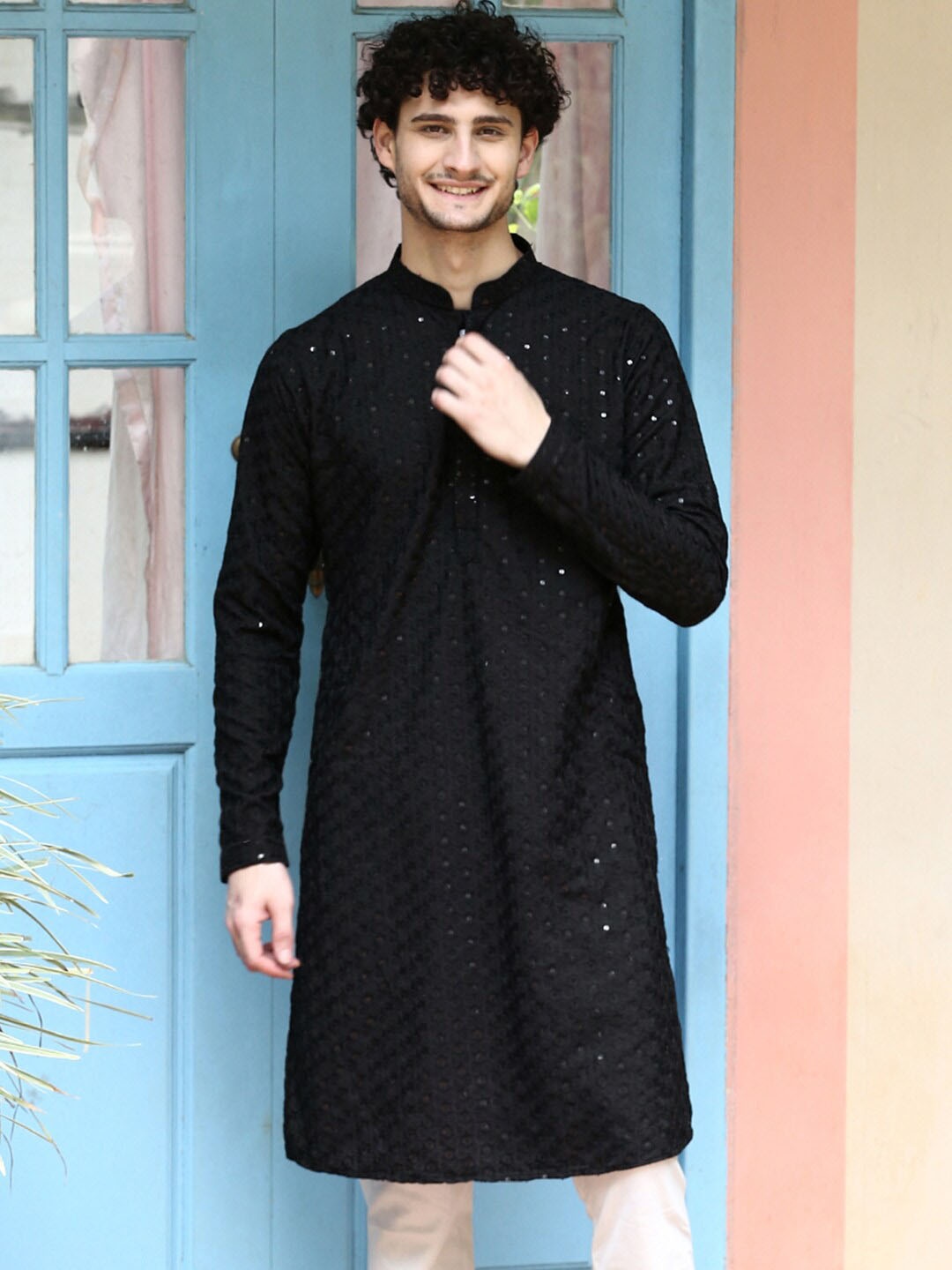 

DEYANN Ethnic Motifs Embroidered Sequinned Straight Kurta, Black