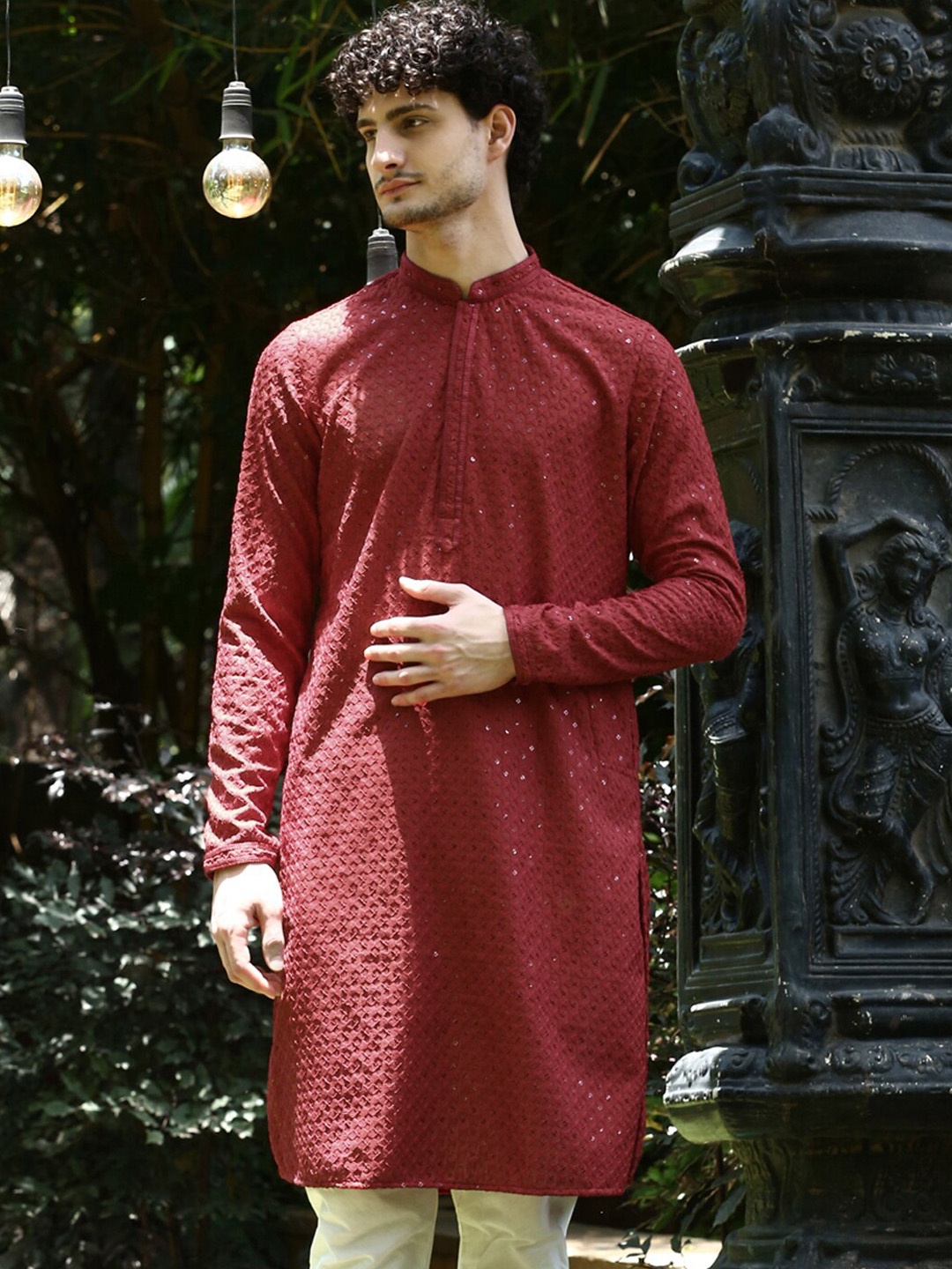

DEYANN Ethnic Motifs Embroidered Sequinned Kurta, Red