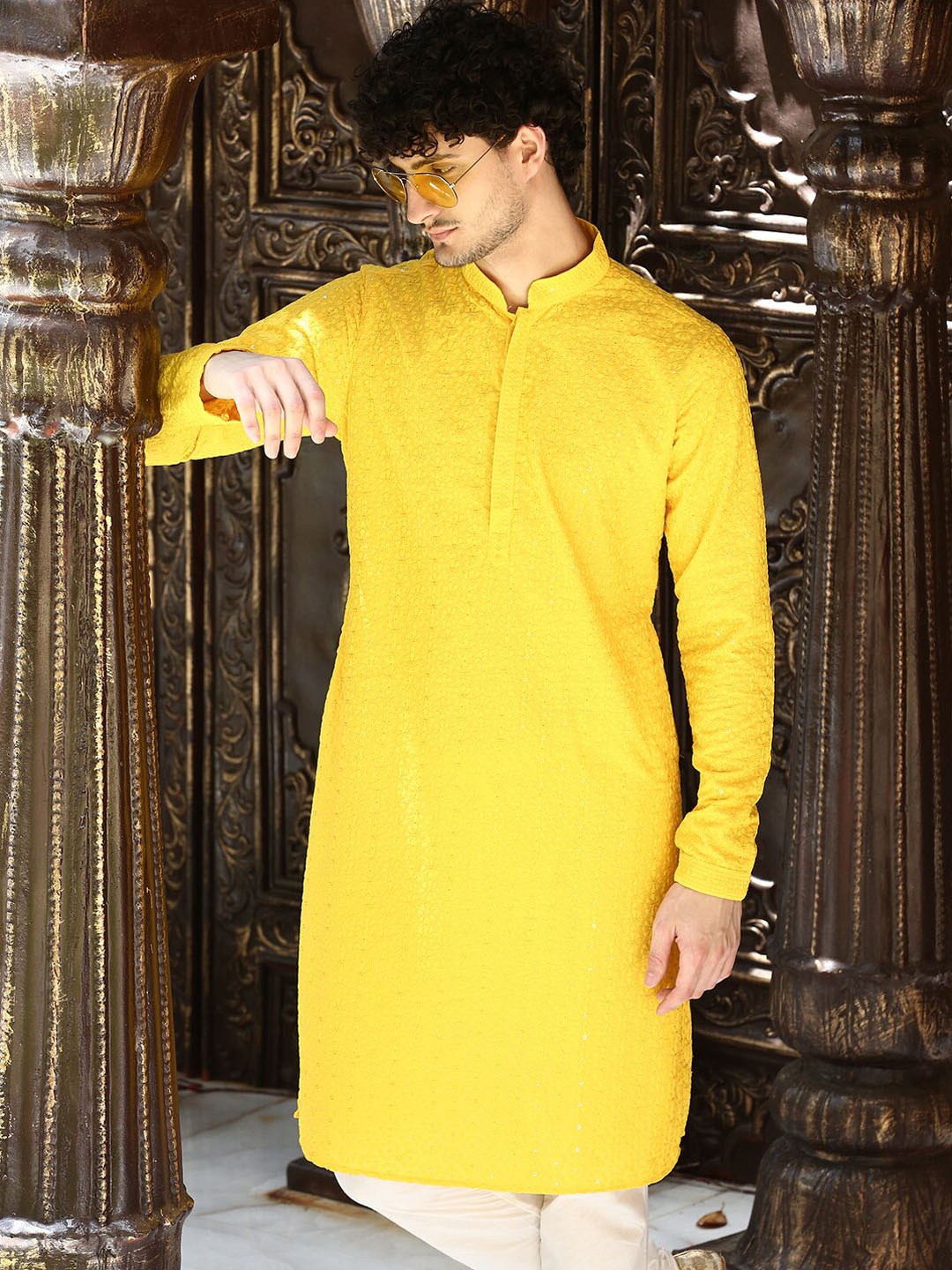 

DEYANN Ethnic Motifs Embroidered Sequinned Straight Kurta, Yellow