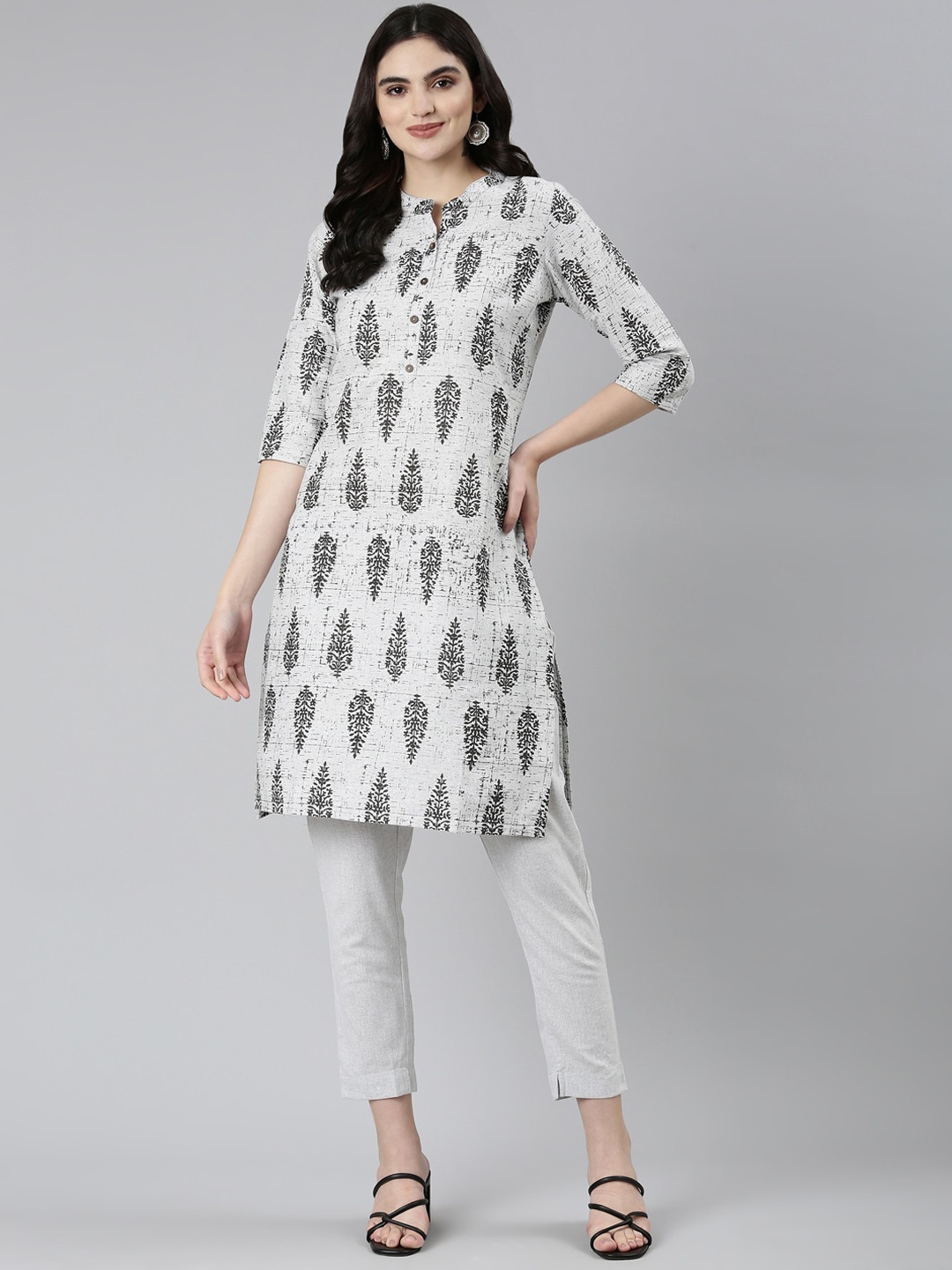 

Marcia Ethnic Motifs Printed Mandarin Collar Cotton Kurta, Grey