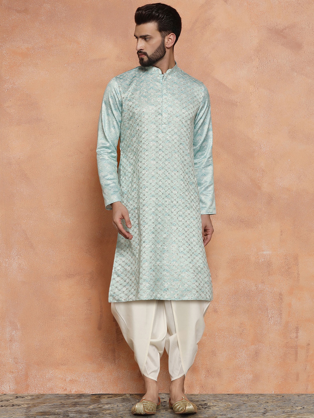 

KISAH Geometric Embroidered Mandarin Collar Sequinned Straight Kurta with Dhoti Pant, Green