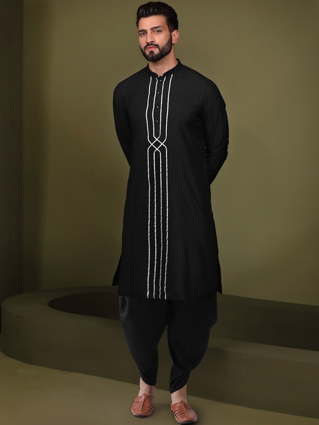 

KISAH Striped Gotta Patti Pure Cotton Straight Kurta With Dhoti Pants, Black