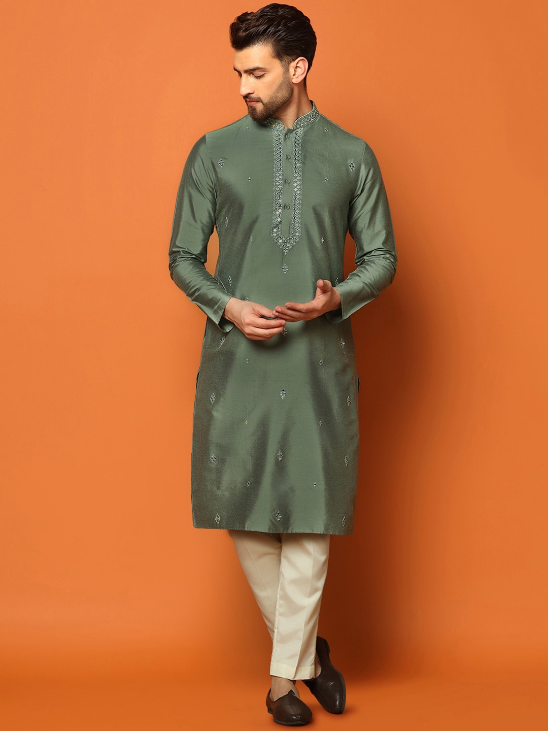 KISAH Regular Mirror Work Kurta With Trousers, Green