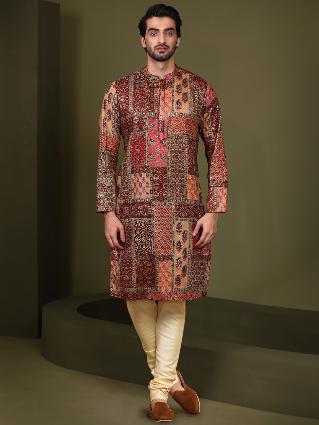 

KISAH Ethnic Motifs Printed Mandarin Collar Straight Kurta With Churidar, Maroon