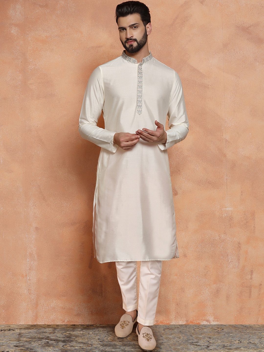 

KISAH Mandarin Collar Thread Work Detailed Straight Pure Cotton Kurta With Trousers, White