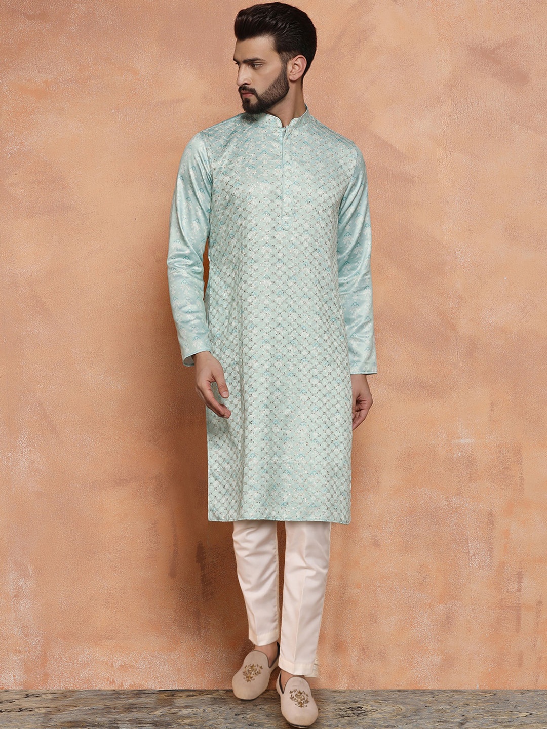 

KISAH Geometric Embroidered Mandarin Collar Sequinned Straight Kurta with Trouser, Green