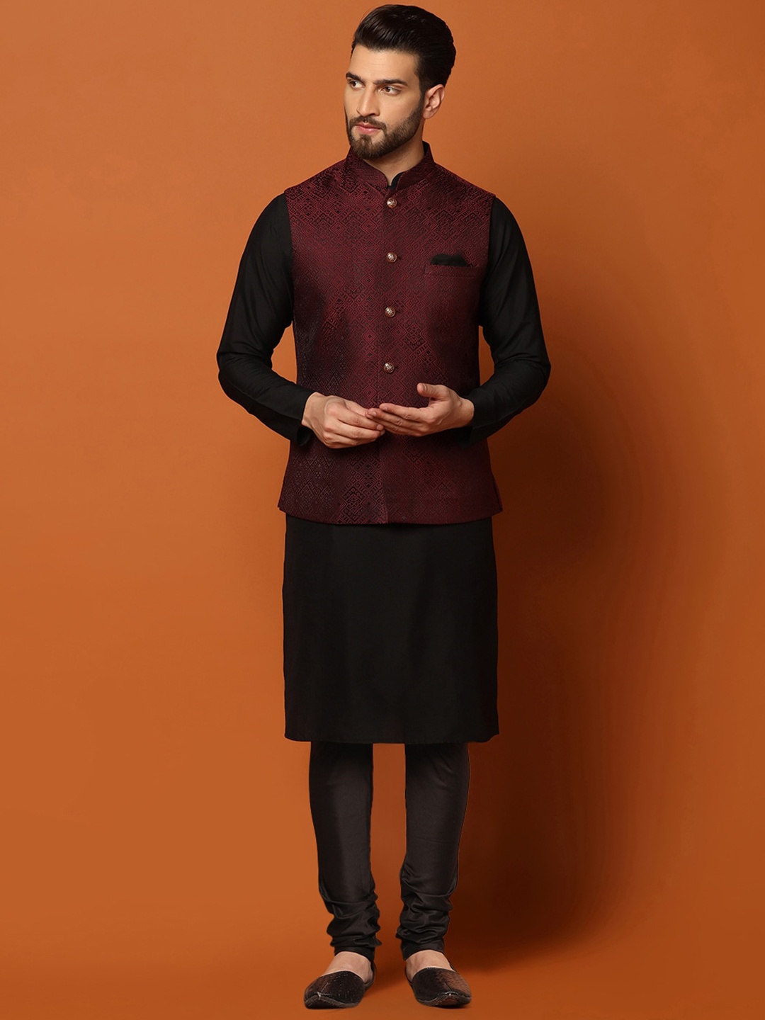 

KISAH Mandarin Collar Kurta With Churidar, Maroon