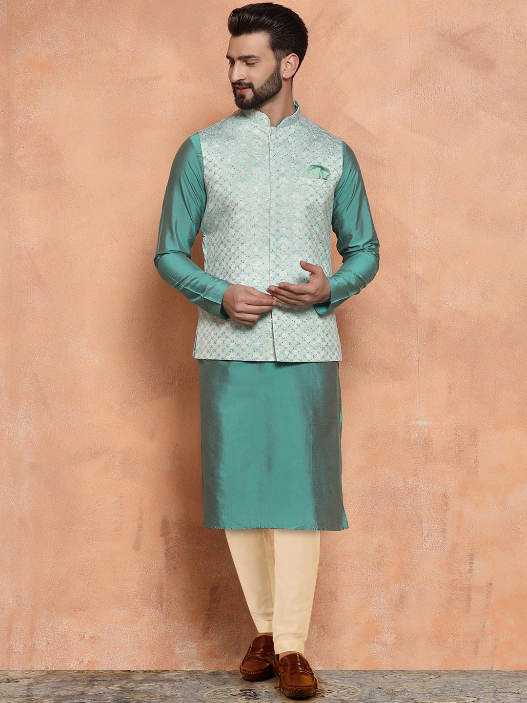

KISAH Regular Kurta With Trousers & Nehru Jacket, Green