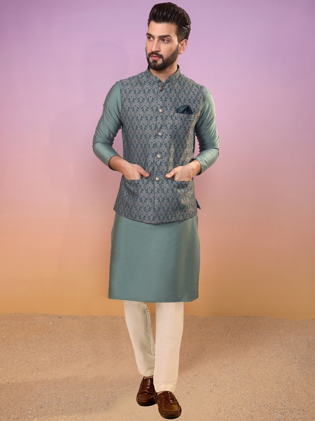 

KISAH Mandarin Collar Straight Kurta With Trousers & Nehru Jacket, Green