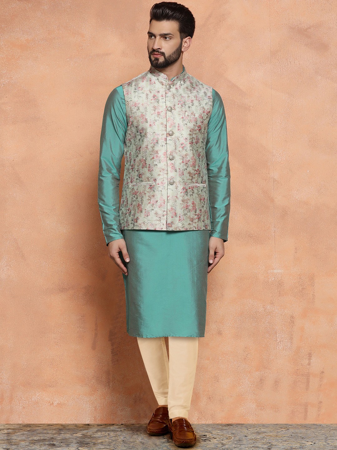 

KISAH Mandarin Collar Kurta With Dhoti Pants, Green