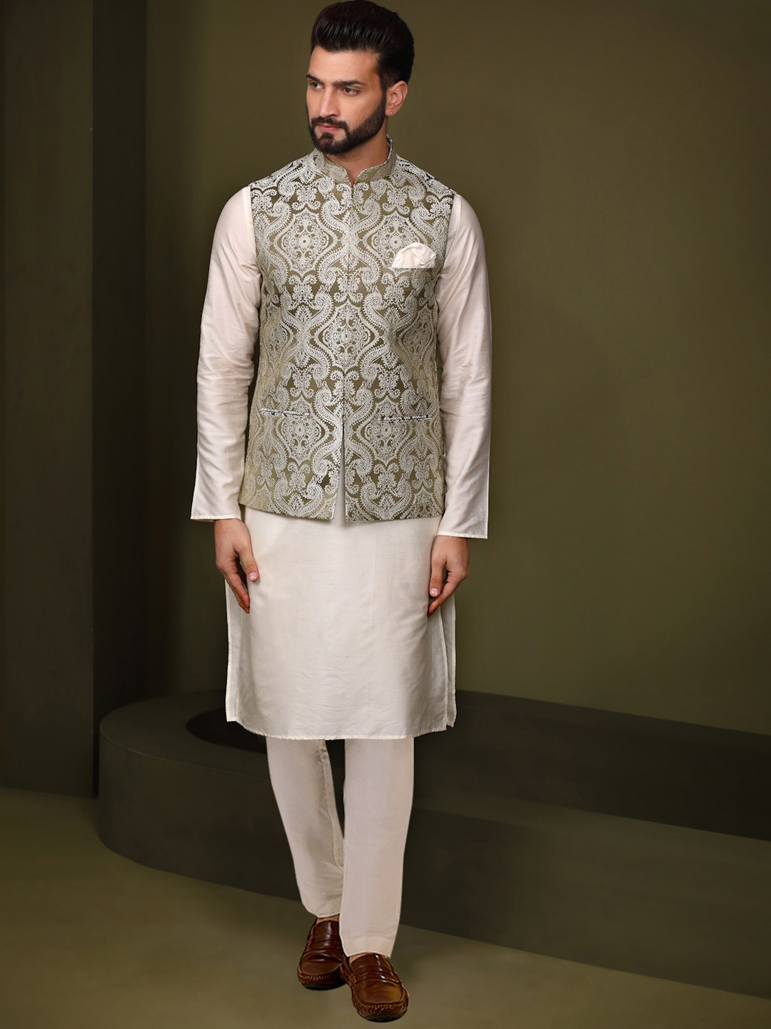 

KISAH Men Embroidered Regular Fit Ethnic Motifs Kurta Jacket Trouser Set, Olive