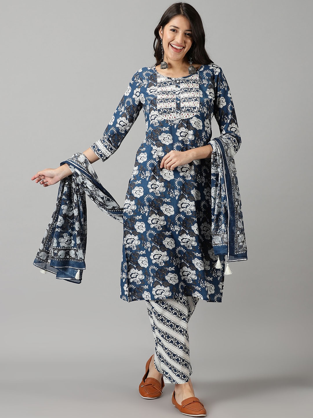 

RANGMAYEE Floral Printed Regular Pure Cotton Kurta With Trousers & Dupatta, Blue