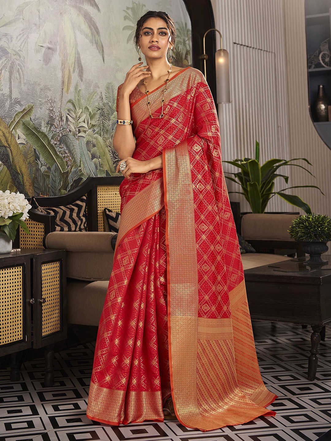 

elora Woven Design Zari Patola Saree, Red
