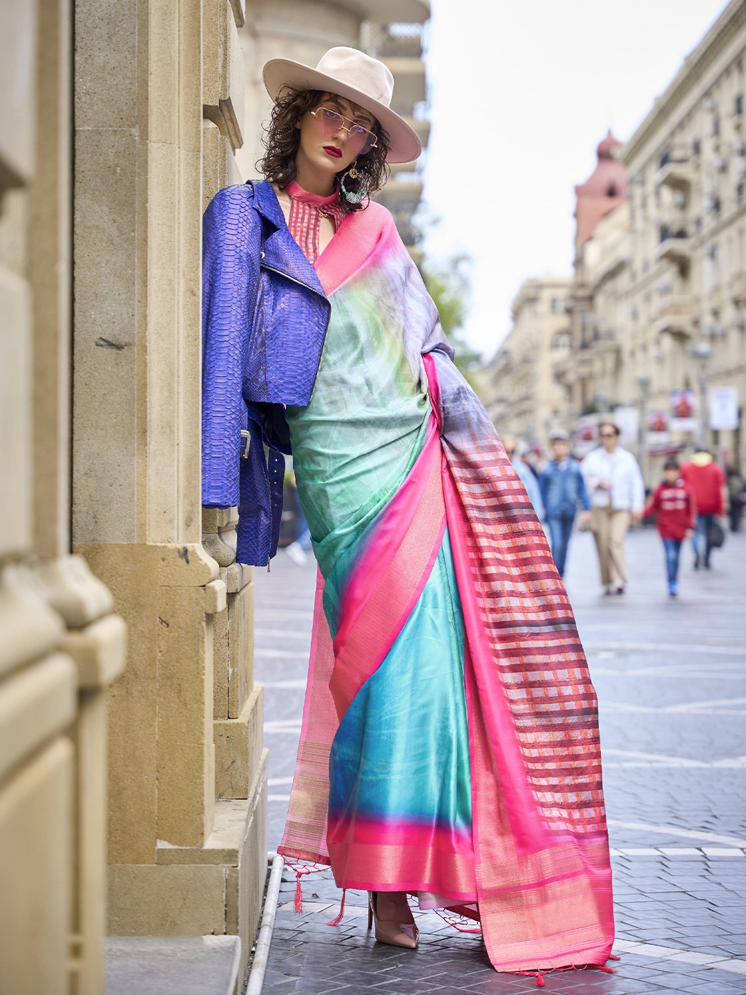 

elora Colourblocked Zari Saree, Blue