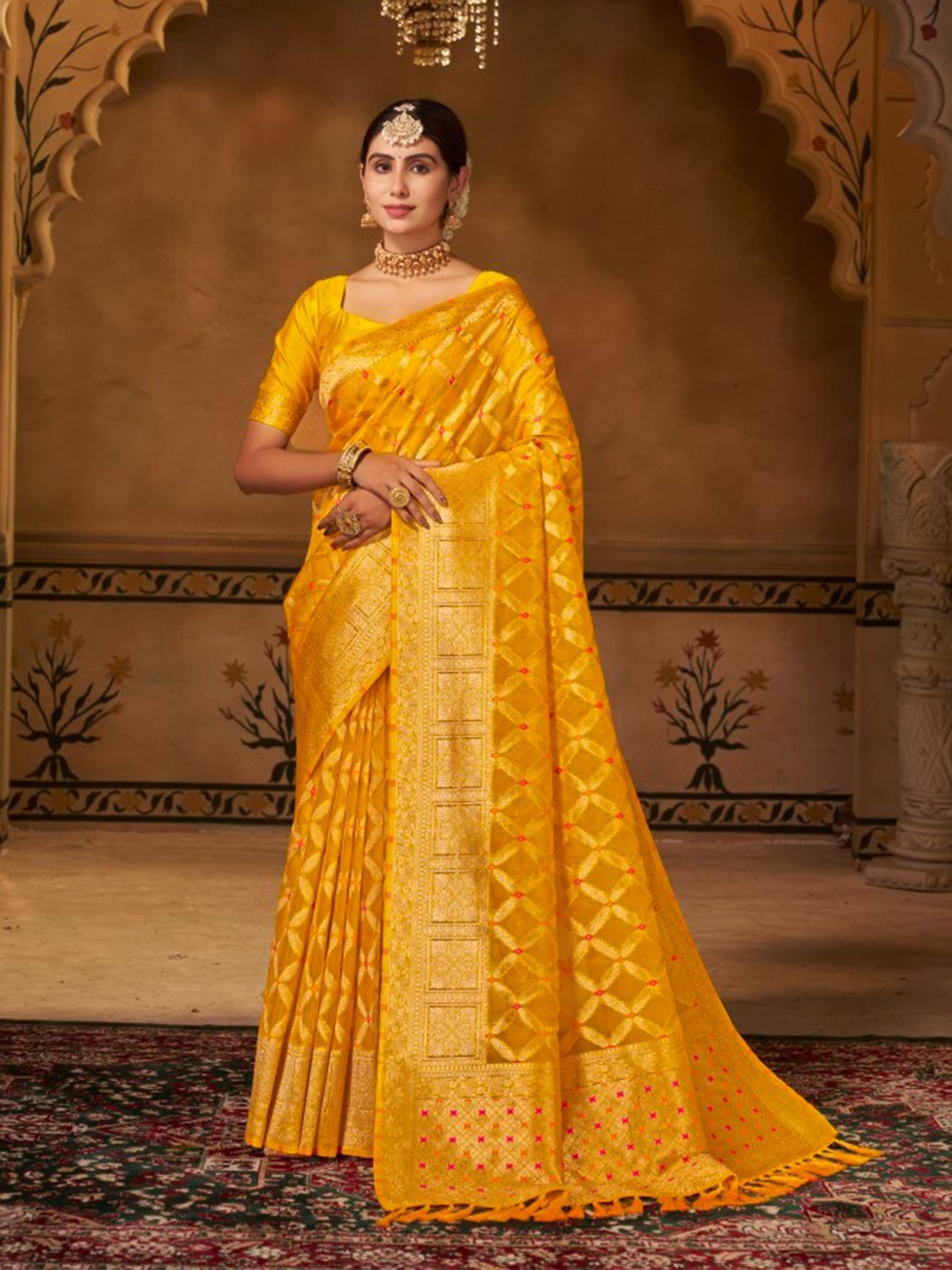 

FLOURIOUS Woven Design Zari Organza Banarasi Saree, Yellow