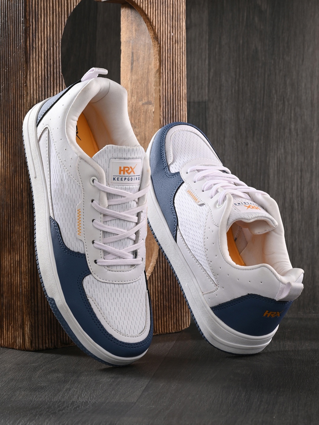 

HRX by Hrithik Roshan Men White Colourblocked Sneakers