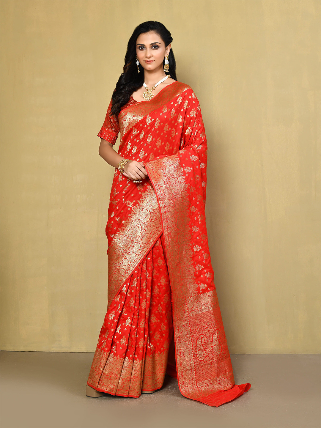 

elora Ethnic Motifs Woven Design Zari Silk Blend Banarasi Saree, Red