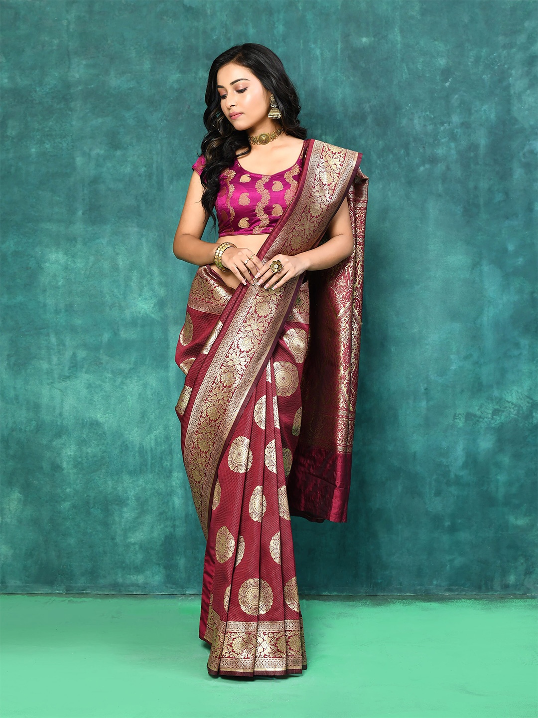 

elora Woven Design Zari Banarasi Saree, Burgundy