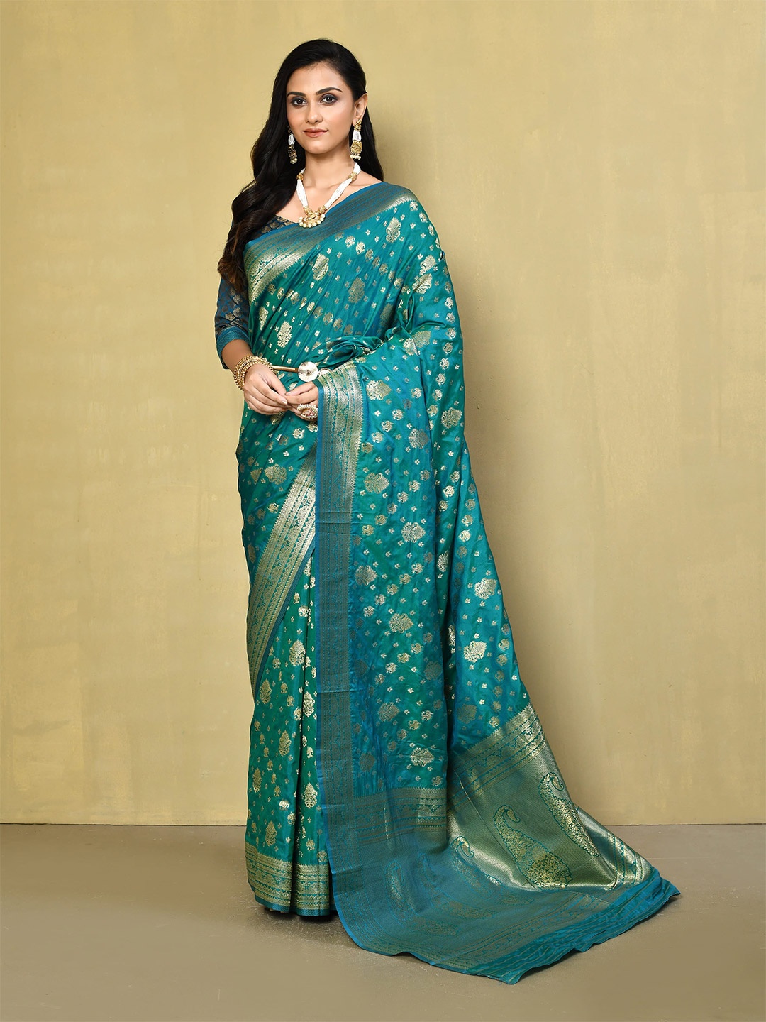 

elora Woven Design Zari Banarasi Saree, Green