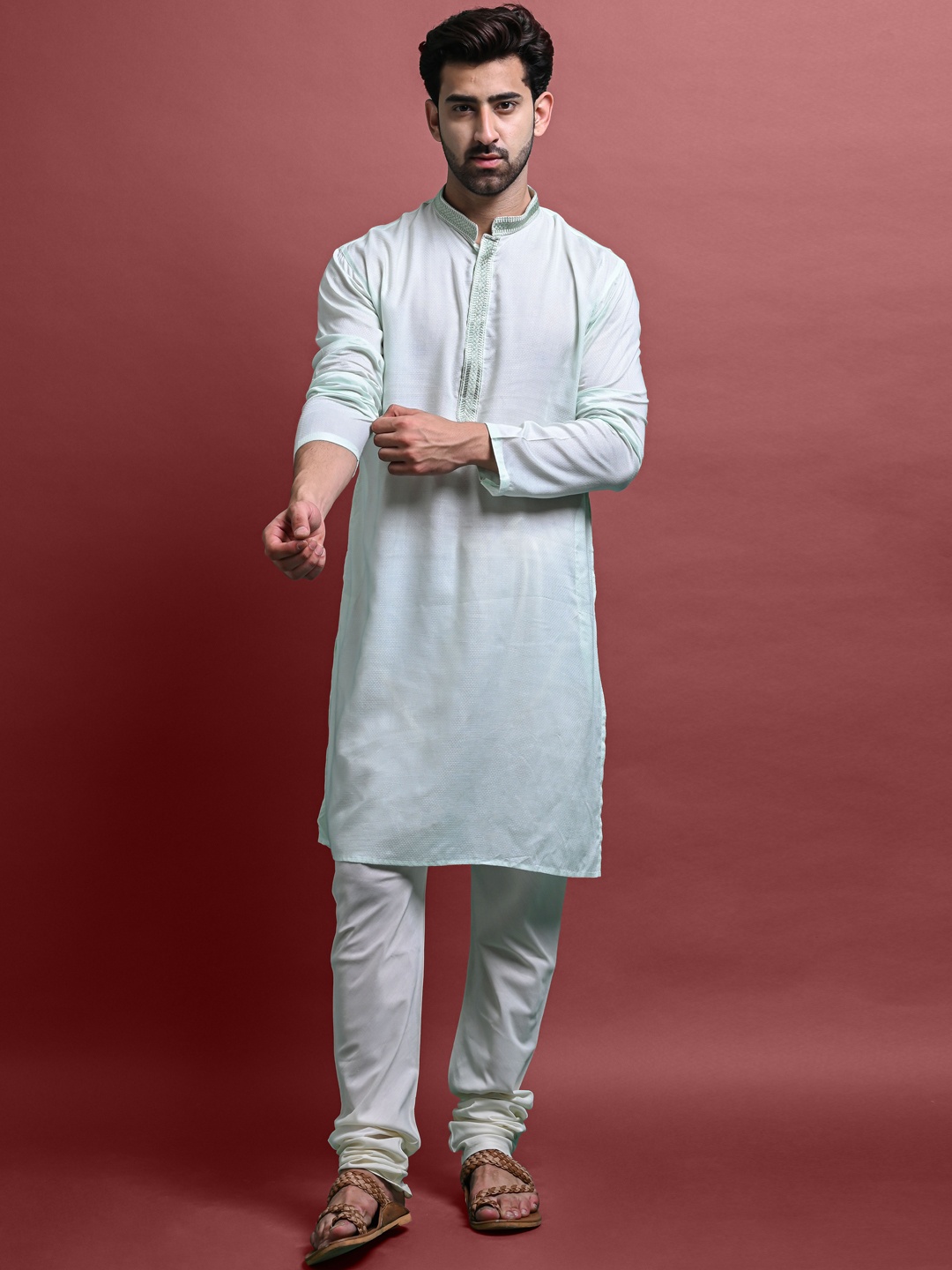 

VESHAM Mandarin Collar Kurta With Churidar, Green