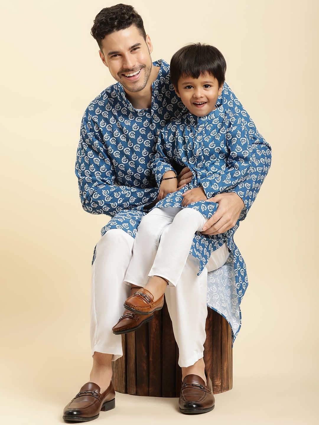 

Stuffie Land Boys Printed Pure Cotton Kurta with Pyjamas, Blue