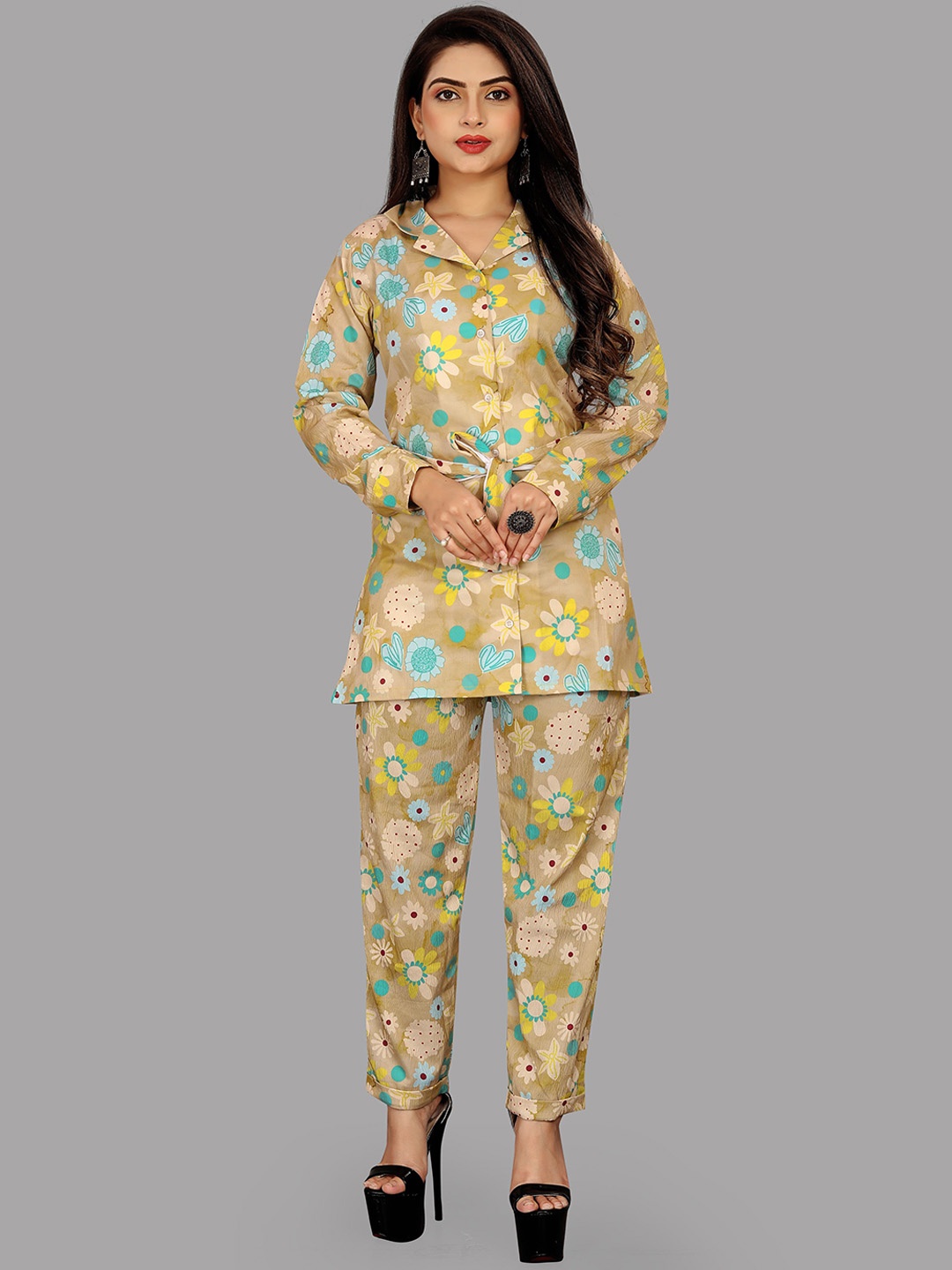 

DEETYA ARTS Floral Printed Top With Trousers, Beige