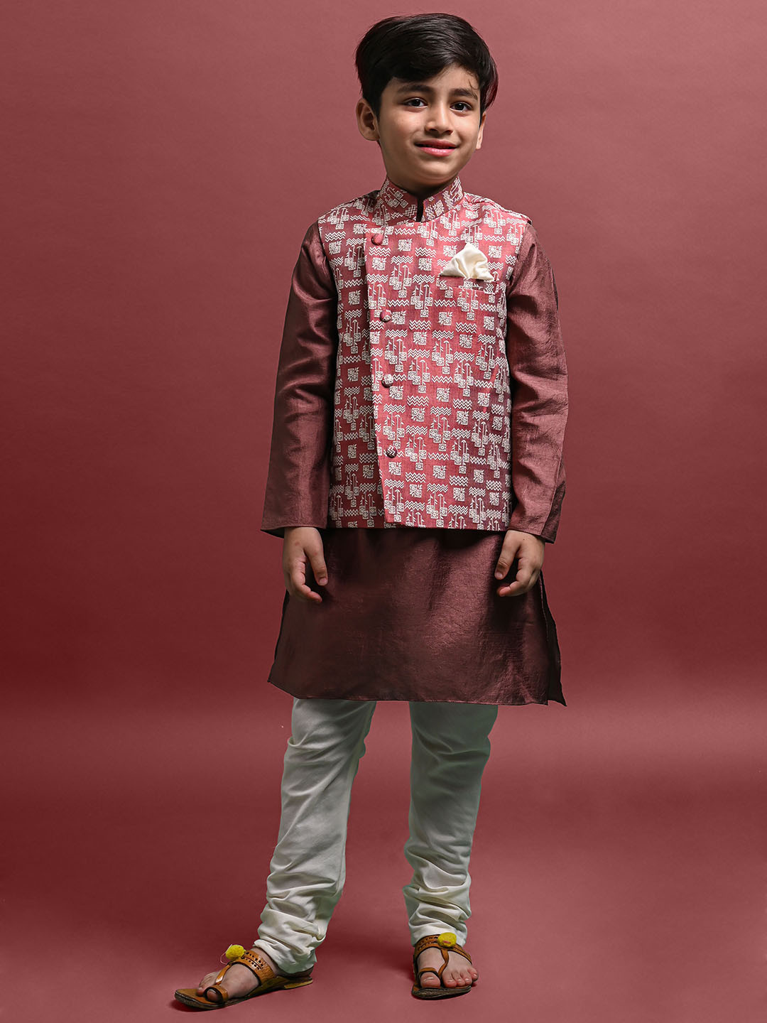 

VESHAM Boys Mandarin Collar Kurta with Pyjamas & Nehru Jacket, Maroon