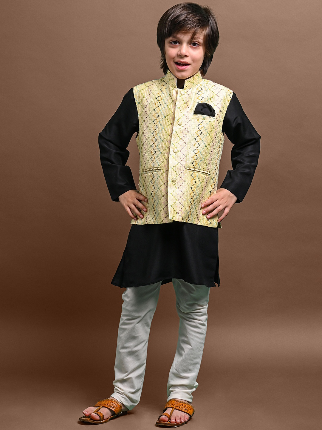 

VESHAM Boys Mandarin Collar Kurta with Pyjamas With Nehru Jacket, Cream