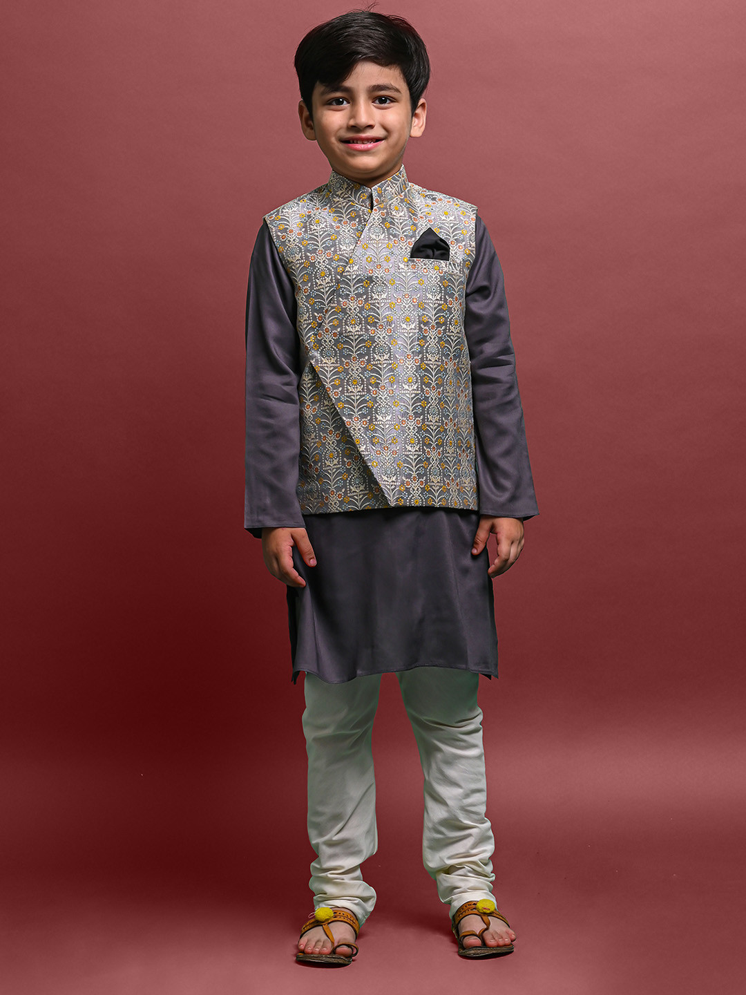 

VESHAM Boys Floral Self Design Kurta With Churidar & Nehru Jacket, Grey