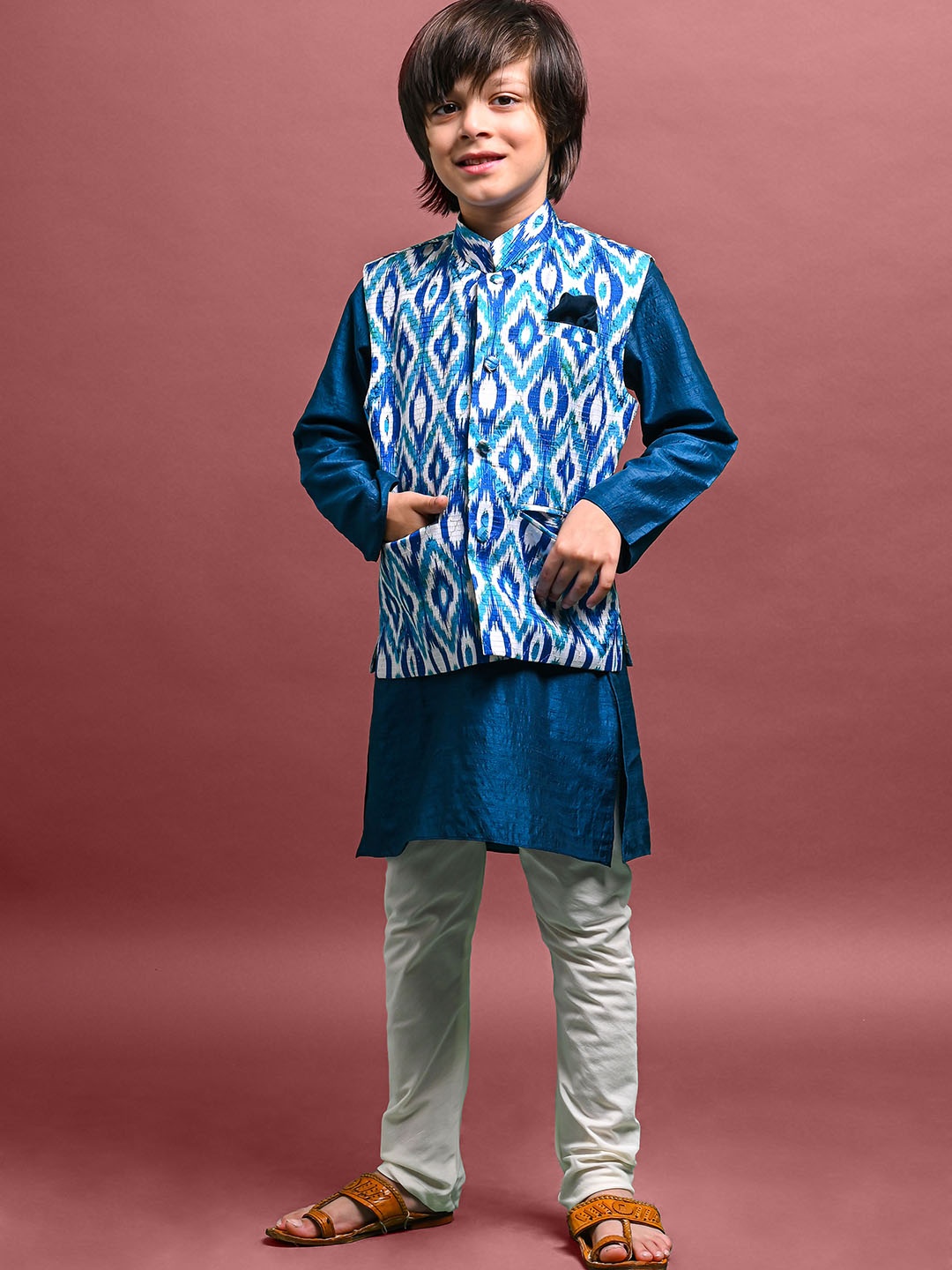 

VESHAM Boys Woven Design Kurta And Pyjamas With Nehru jacket, Green