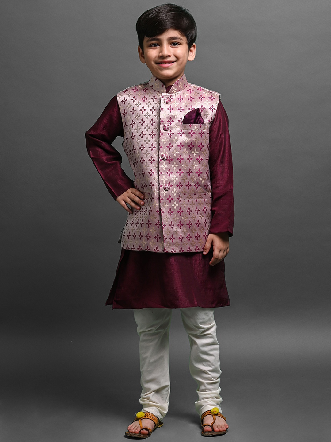 

VESHAM Boys Mandarin Collar Kurta With Pyjamas & Nehru Jacket, Burgundy