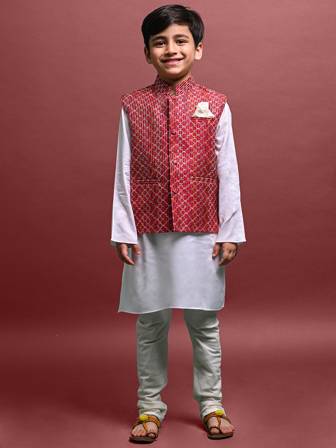 

VESHAM Boys Mandarin Collar Kurta With Pyjamas, Maroon