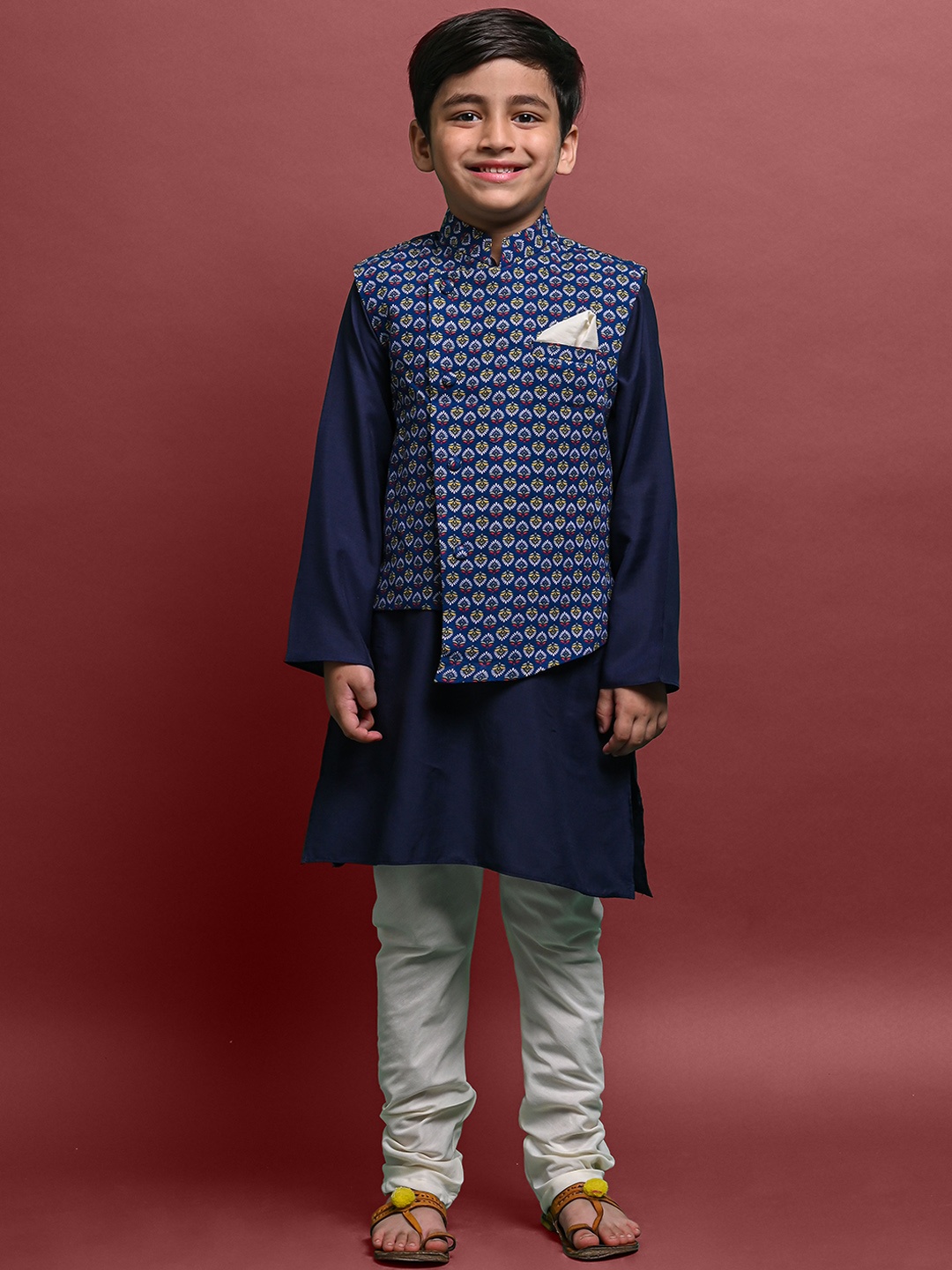 

VESHAM Boys Mandarin Collar Kurta With Pyjamas & Nehru Jacket, Blue