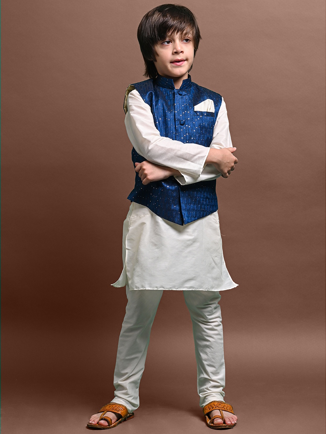 

VESHAM Boys Mandarin Collar Regular Straight Kurta & Pyjamas With Nehru jacket, White