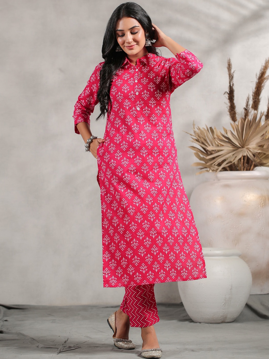 

Anubhutee Ethnic Motifs Printed Pure Cotton Kurta with Trousers, Fuchsia