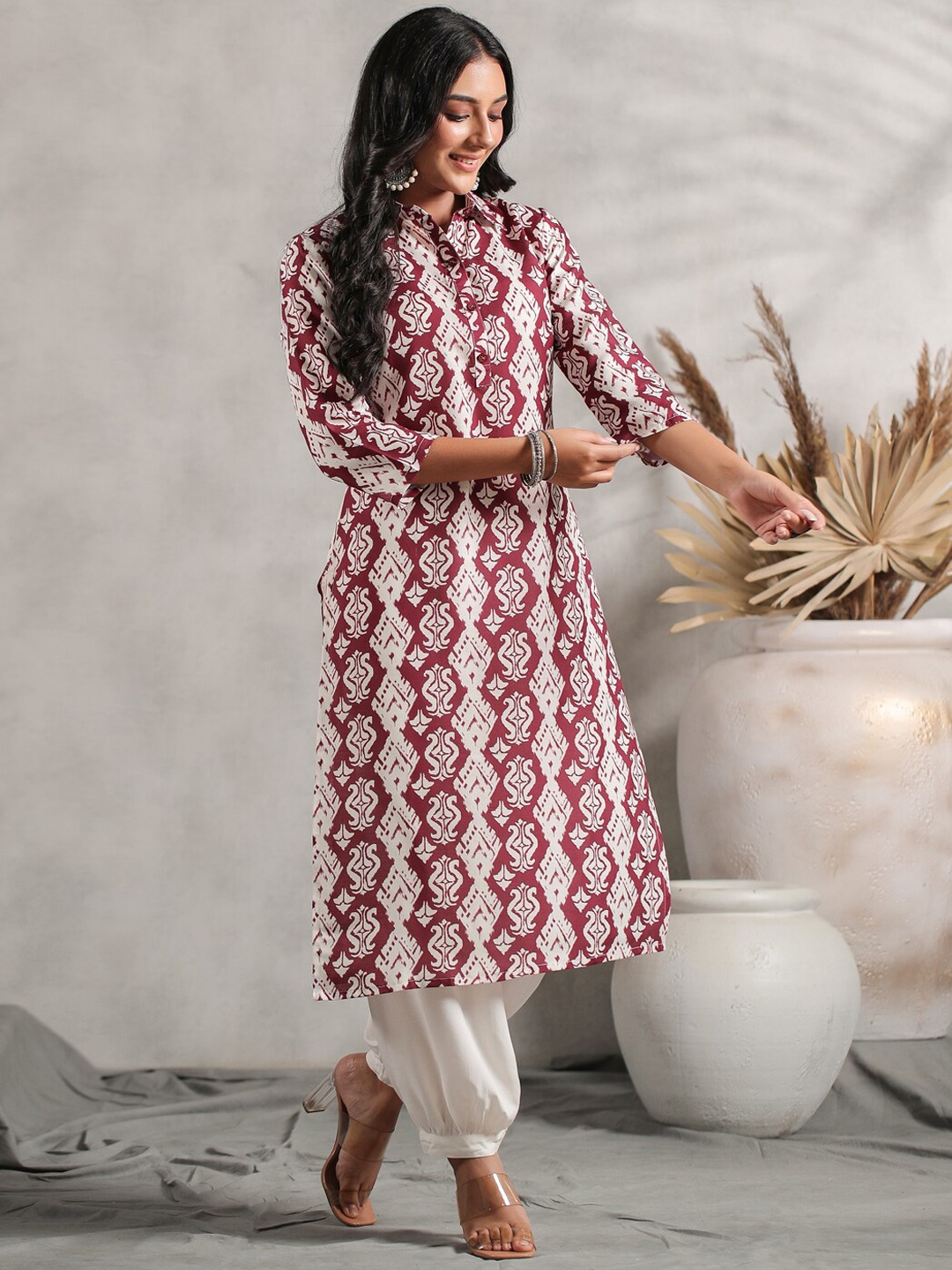 

Anubhutee Ethnic Motifs Printed Straight Kurta, White