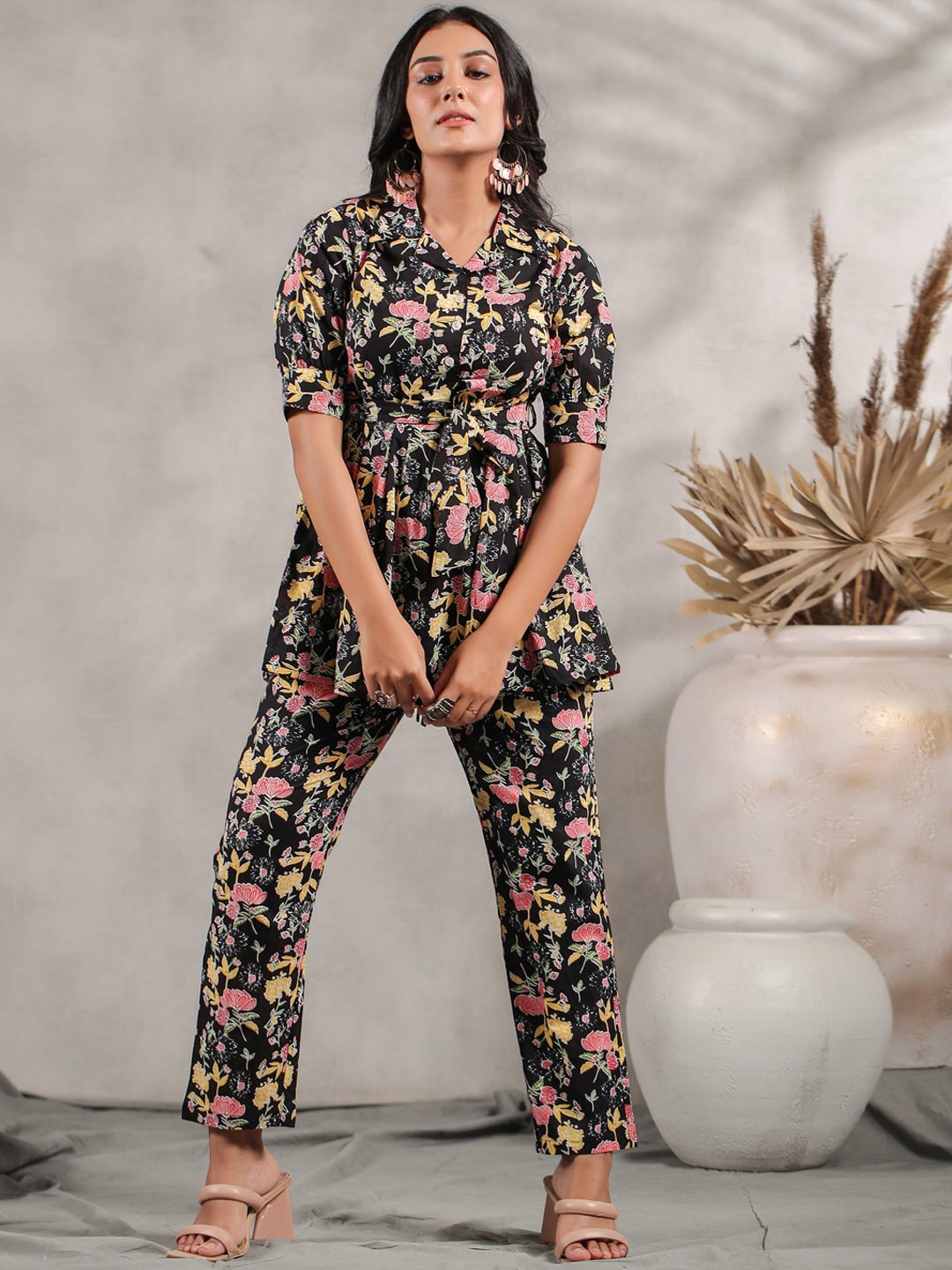 

Anubhutee Floral Printed Pleated A-Line Pure Cotton Kurti With Trousers, Black